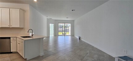 20697 Hazelnut Ct in Lehigh Acres, FL - Building Photo - Building Photo
