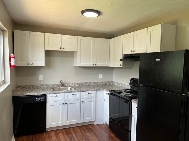 Waters Edge Apartments in Forest Park, GA - Foto de edificio - Building Photo