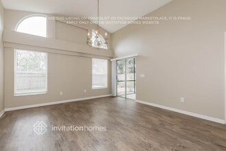 7029 Colony Pointe Dr, Unit 6 in Riverview, FL - Foto de edificio - Building Photo