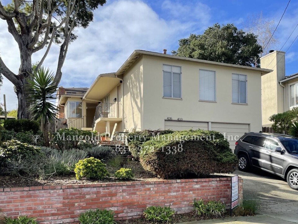 433-435 Belden St in Monterey, CA - Building Photo