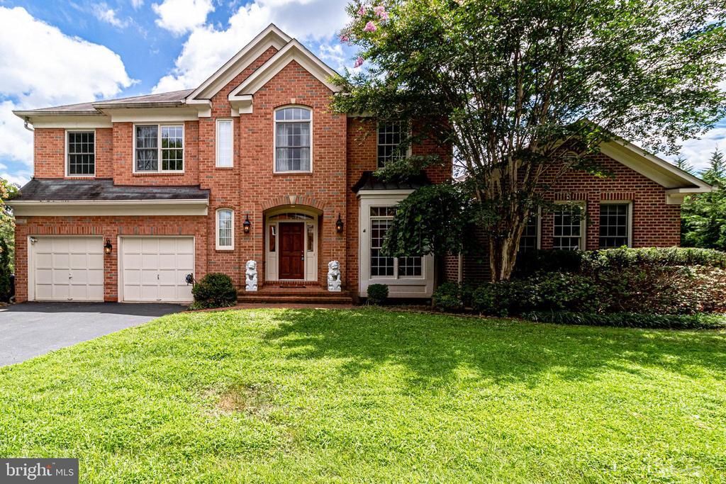 1719 Strine Dr in McLean, VA - Building Photo
