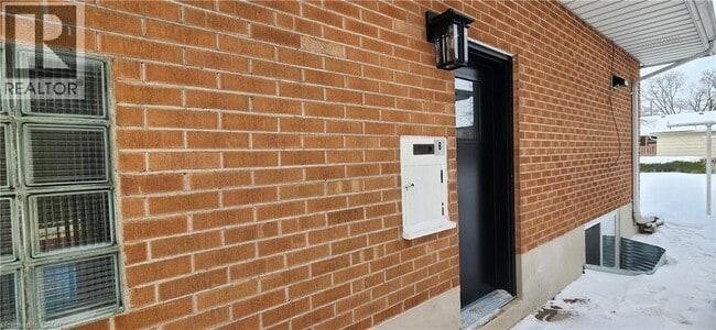 90 Wedgewood Dr in Kitchener, ON - Building Photo - Building Photo