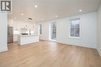 284 Wilson St E in Hamilton, ON - Building Photo - Building Photo