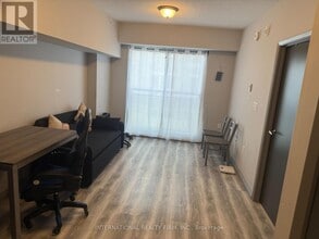 275F Larch St in Waterloo, ON - Building Photo - Building Photo