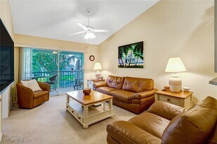 149 Wading Bird Cir in Naples, FL - Building Photo
