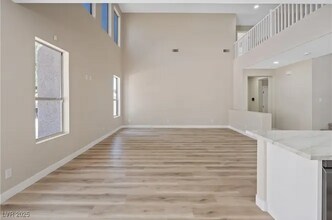 9272 W Viking Rd in Las Vegas, NV - Building Photo - Building Photo
