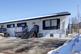 125 Meyer St in Anchorage, AK - Building Photo - Building Photo