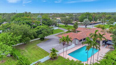 9980 SW 83rd Ave in Miami, FL - Building Photo - Building Photo