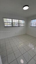 110 NW 198th St in Miami, FL - Building Photo - Building Photo