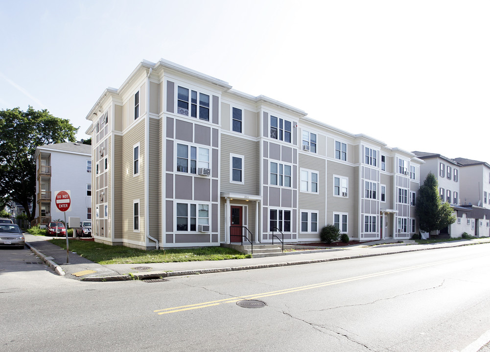 Southgate Place in Worcester, MA - Foto de edificio