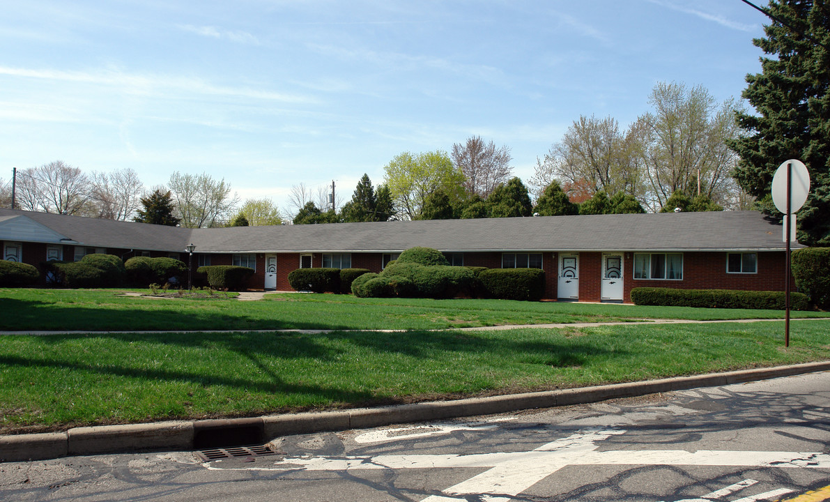 6617 Convent Blvd in Sylvania, OH - Building Photo