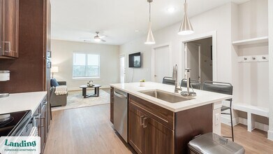 3501 N Austin St, Unit 3310 in Seguin, TX - Building Photo - Building Photo