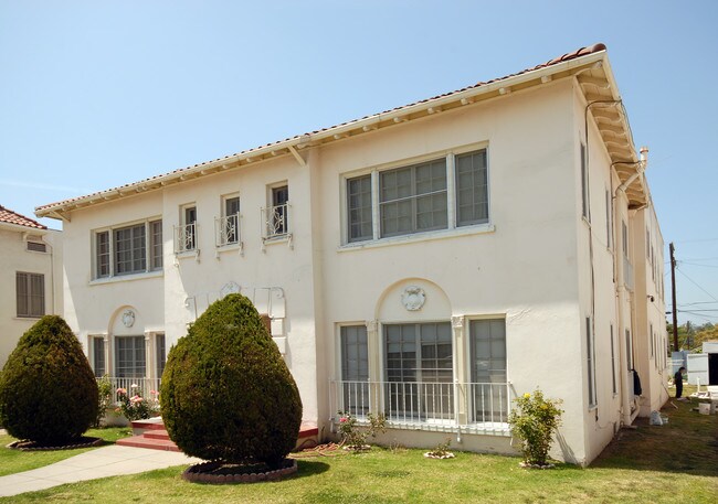 1953 N Vermont Ave in Los Angeles, CA - Building Photo - Building Photo