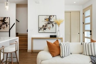 56th at Arcadia in Phoenix, AZ - Foto de edificio - Building Photo