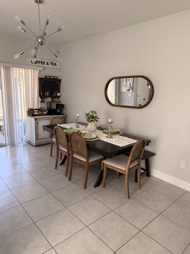 13984 Sterely Ct N in Jacksonville, FL - Foto de edificio - Building Photo