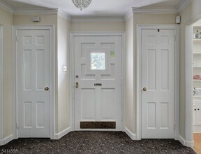 548 Hartford Ct in South Orange, NJ - Building Photo - Building Photo