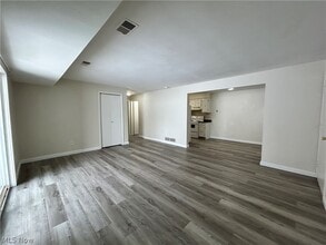 213 Concord Ct in Weirton, WV - Building Photo - Building Photo