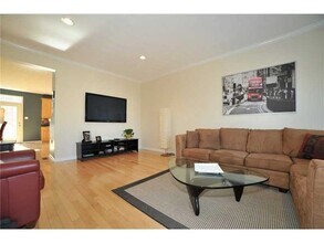 704 Park Plaza E, Unit 10-2074 in Wexford, PA - Building Photo - Building Photo