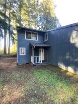2033 Porta Ct NW in Olympia, WA - Building Photo