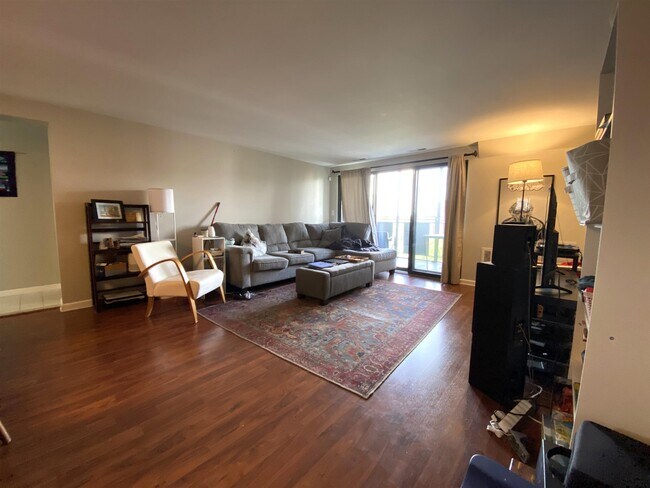28 9th St, Unit 701 in Medford, MA - Building Photo - Building Photo