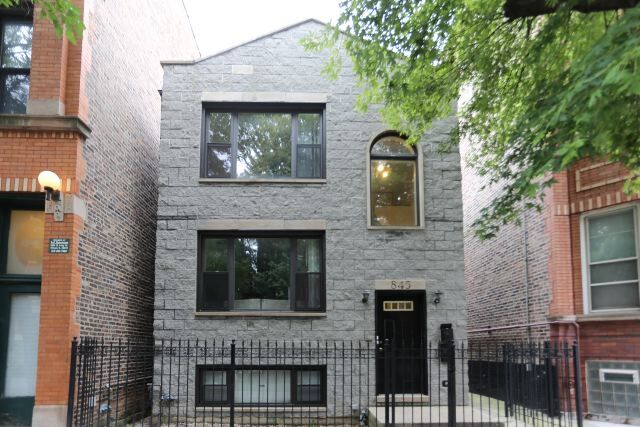 845 N Hoyne Ave, Unit A04C