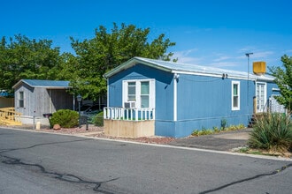 Holly Home Park in Albuquerque, NM - Foto de edificio - Building Photo