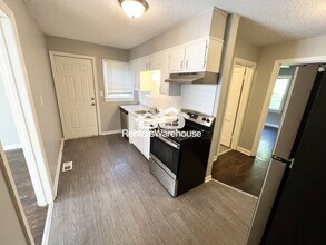 8510 Woodland Ave in Kansas City, MO - Foto de edificio - Building Photo