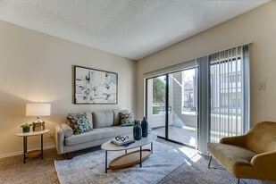 Wilson Crossing in Cedar Hill, TX - Building Photo