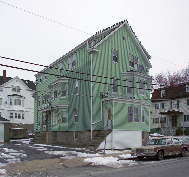 722-724 Locust St in Fall River, MA - Building Photo