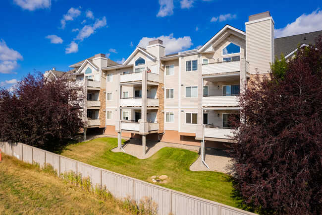 153 Spring Cres SW in Calgary, AB - Building Photo - Building Photo