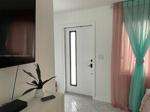 9011 NW 15th Pl in Plantation, FL - Building Photo - Building Photo