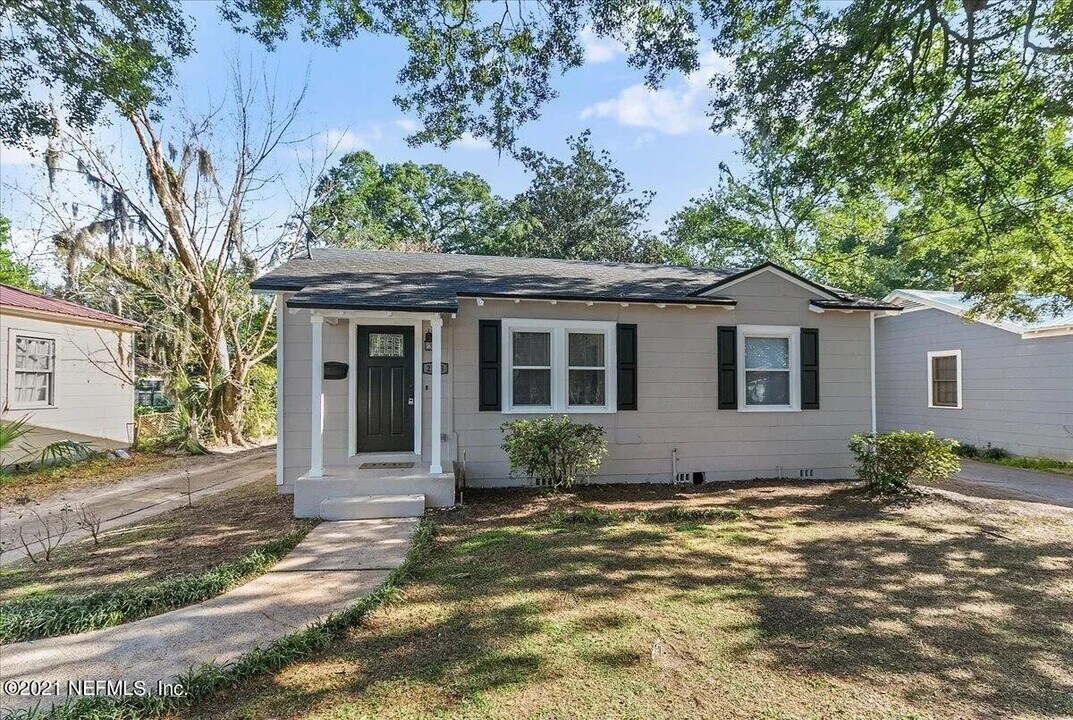 2253 E Home Park Cir in Jacksonville, FL - Building Photo