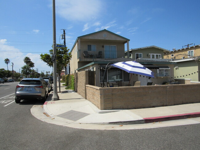 205 42nd St in Newport Beach, CA - Building Photo - Building Photo