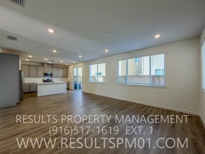 5445 Fiddler Cv Wy in Sacramento, CA - Building Photo - Building Photo