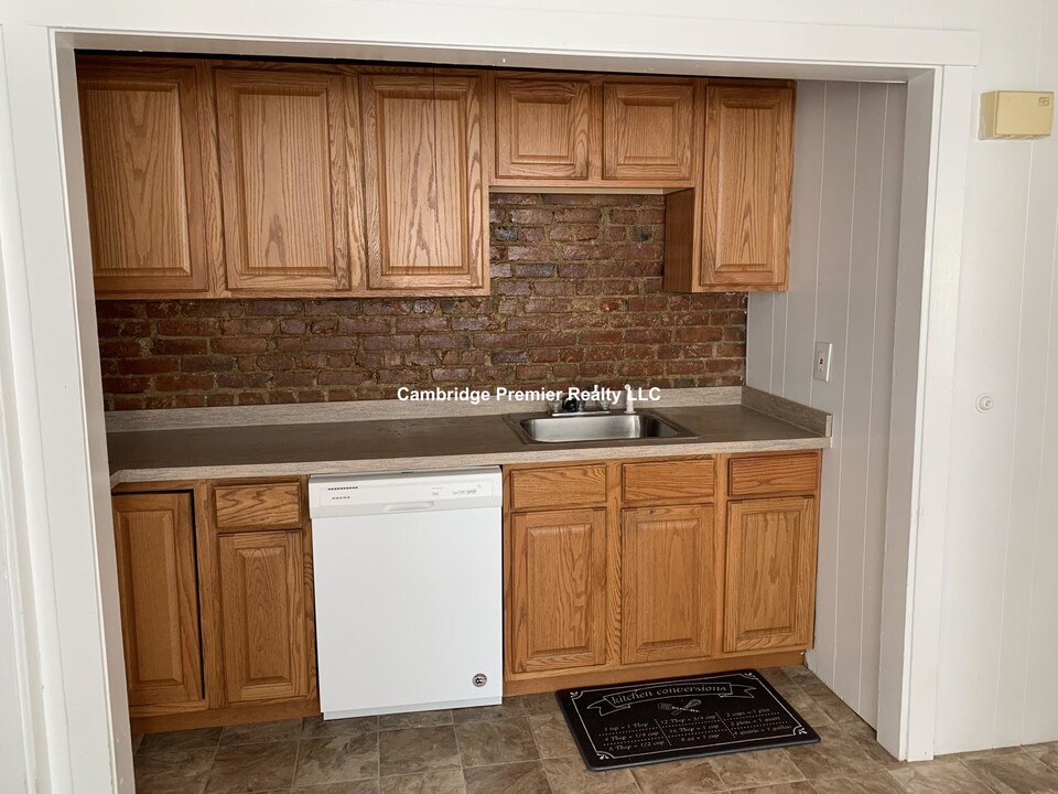 40 Almont St in Medford, MA - Building Photo