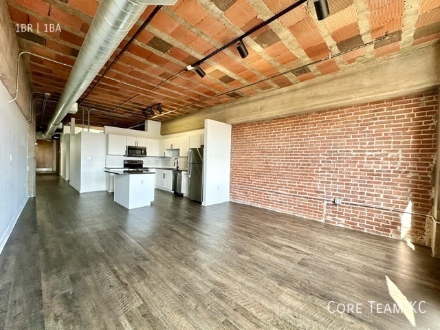 property at 204 Walnut St