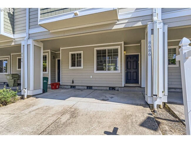 8686 NE Hyde Park Ln in Hillsboro, OR - Building Photo - Building Photo