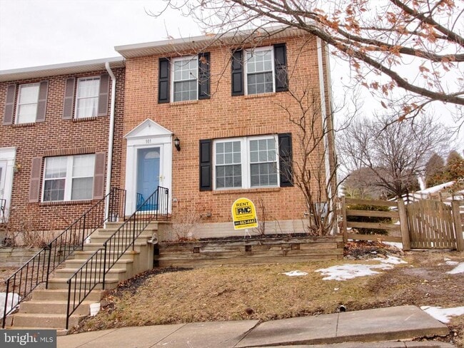 property at 101 S Oak Cliff Ct