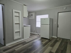 12840 Seminole Blvd in Largo, FL - Building Photo - Building Photo