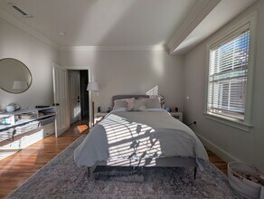 35 White Pl in Brookline, MA - Building Photo - Building Photo