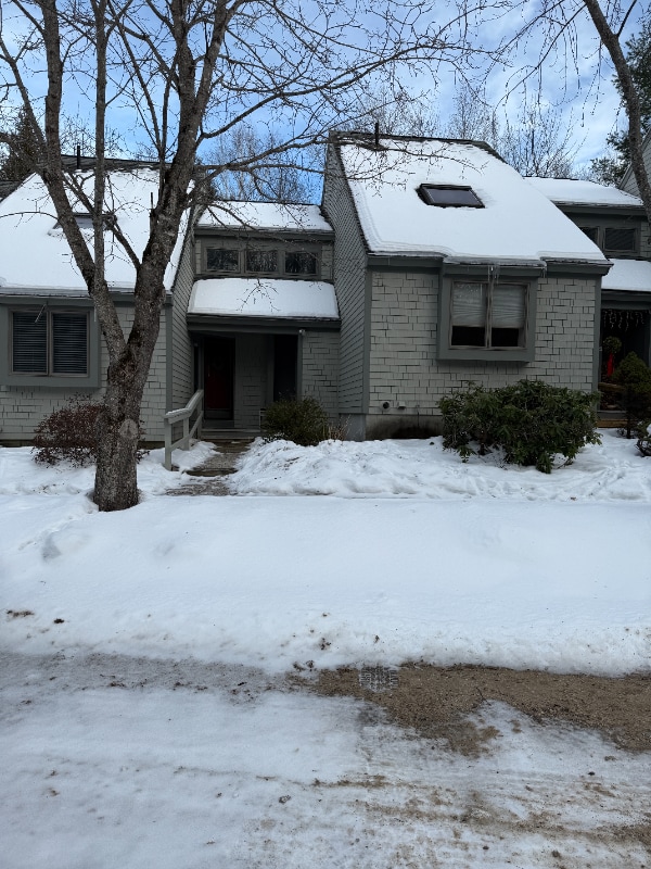 property at 46 Brewster Cir