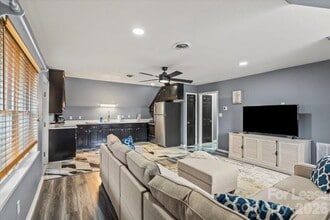 2708 Mooresville Rd in Salisbury, NC - Building Photo - Building Photo