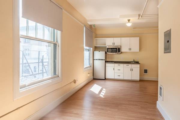 Everett Micro Lofts in Portland, OR - Building Photo