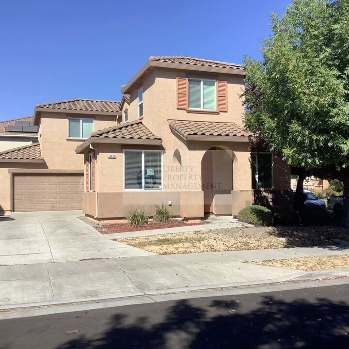 16879 Pecan Hollow Way in Lathrop, CA - Building Photo