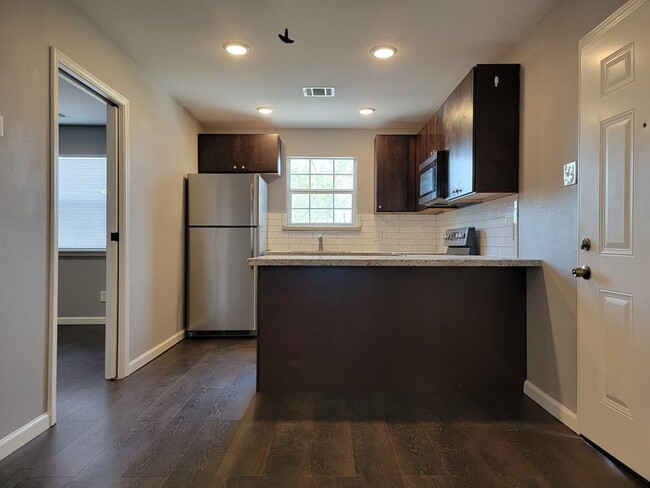 property at 1723 Alta Vista St