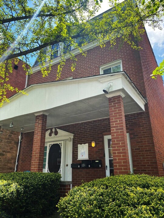 5916 Bryant St in Pittsburgh, PA - Building Photo