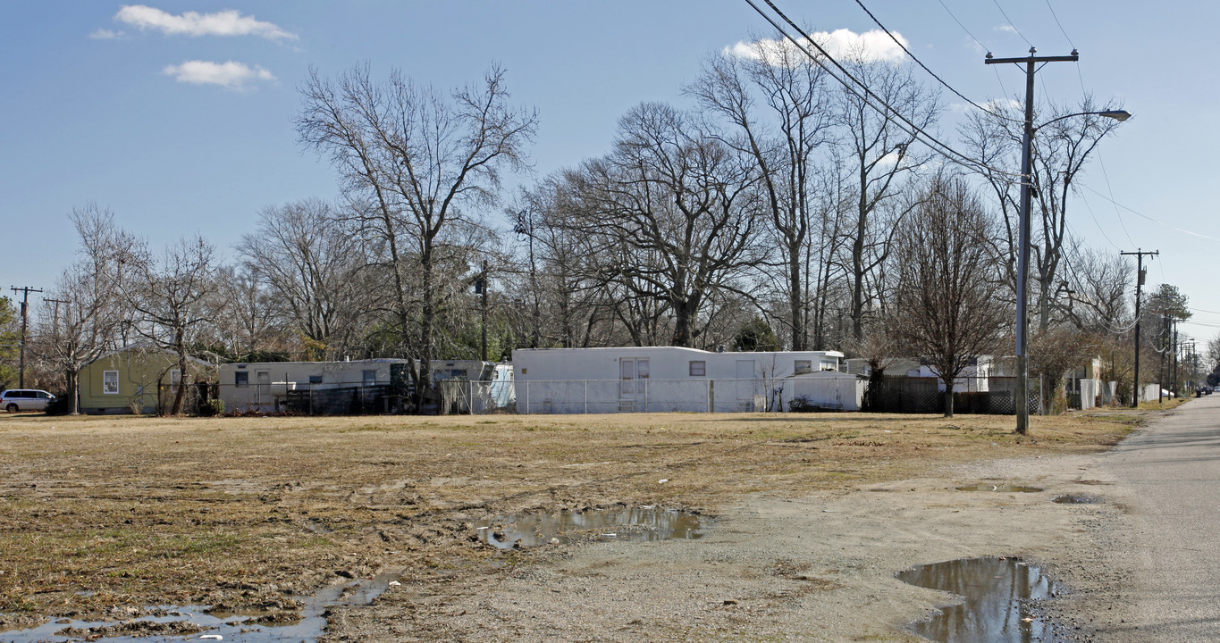 Buckroe Mobile Home Park in Hampton, VA - Foto de edificio