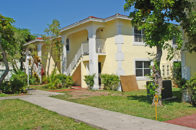 Normandy Terrace Apartments in Coral Springs, FL - Building Photo - Building Photo