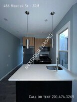 486 Mercer St in Jersey City, NJ - Building Photo