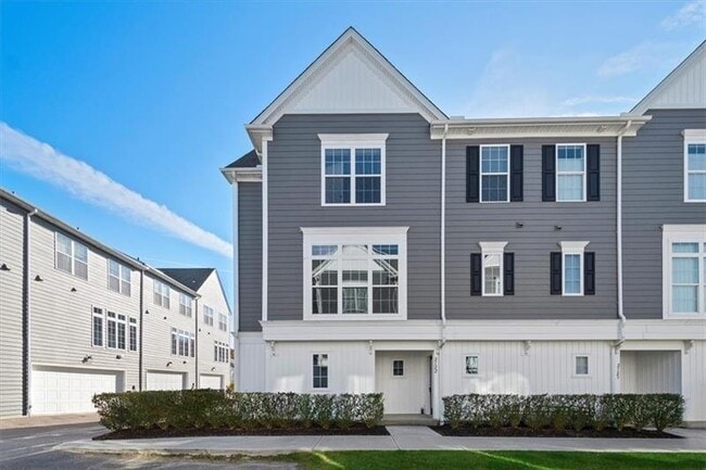 property at 2122 Westcott Ln